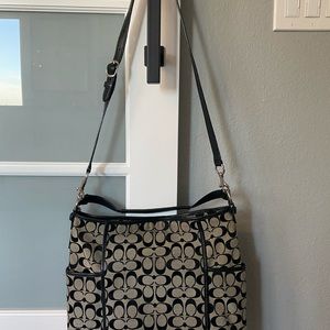 Coach Black Park Signature Hobo Crossbody Shoulder Bag.